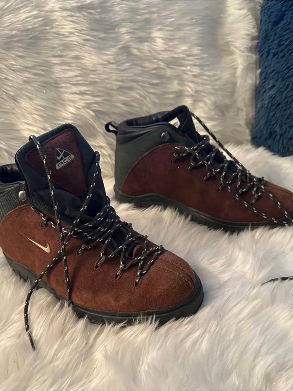 Nike ACG Women’s Brown/Green Lace-Up Hiking Boots Rugged Lug Sole 9.5
